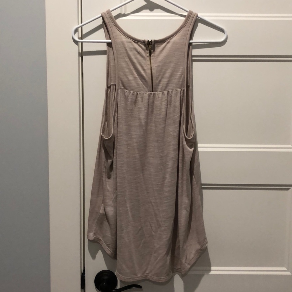 Flowy Neutral Tank - Picture 3 of 3